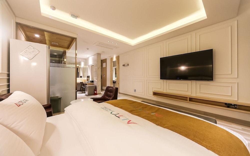 Yeongju Hotel 27/35