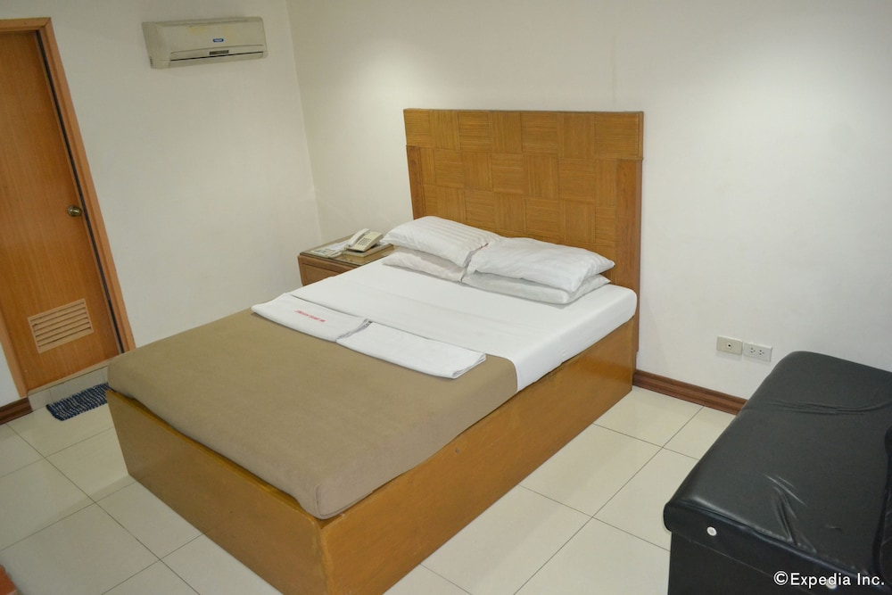 DELUXE, DOUBLE BED