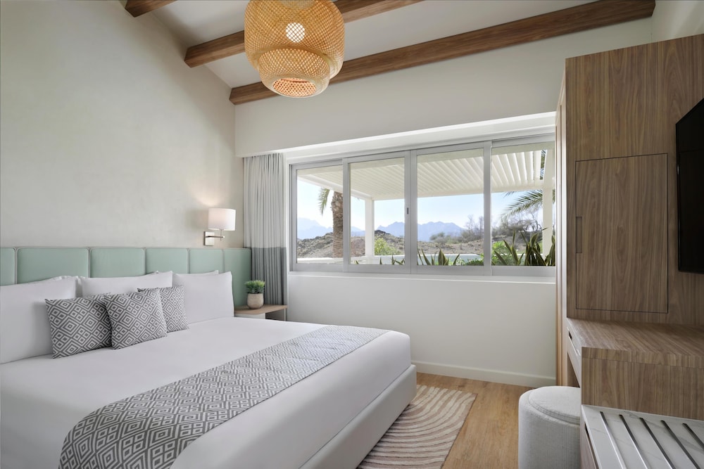 3 BEDROOMS, VILLA