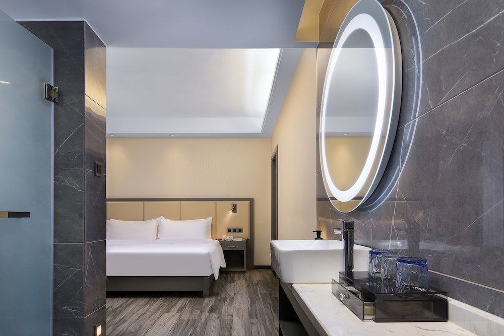 Wing Hotel Guilin - Central Square 50/50