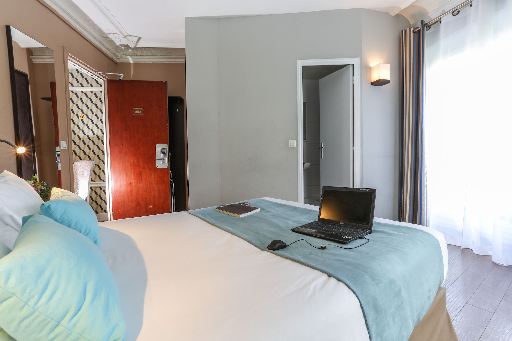 SUPERIOR, DOUBLE BED