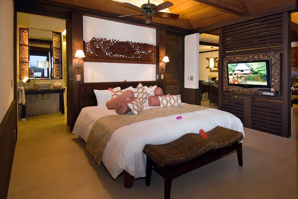 Palau Pacific Resort 11/38