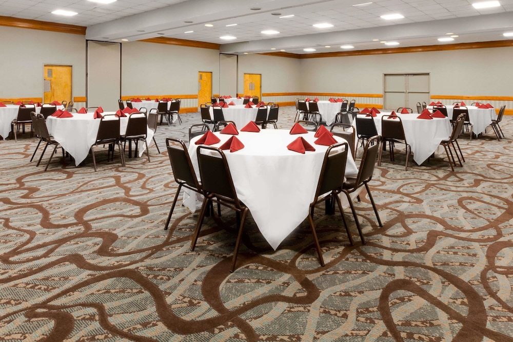 Days Inn By Wyndham Mccomb Ms 21/30