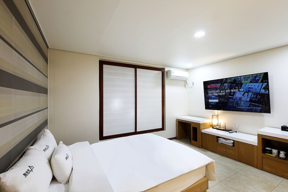 白色观光酒店(White Tourist Hotel) 图片5