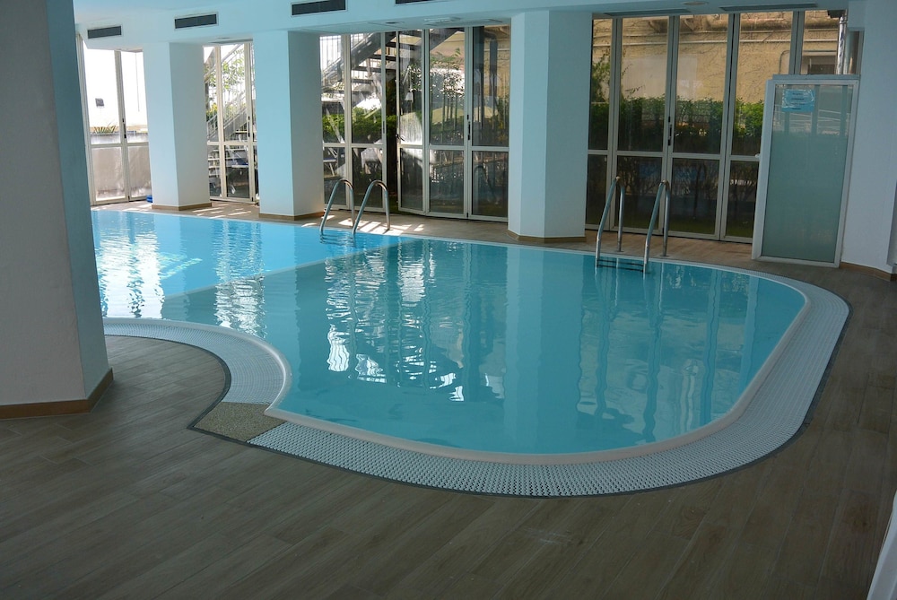 Negresco 37/62