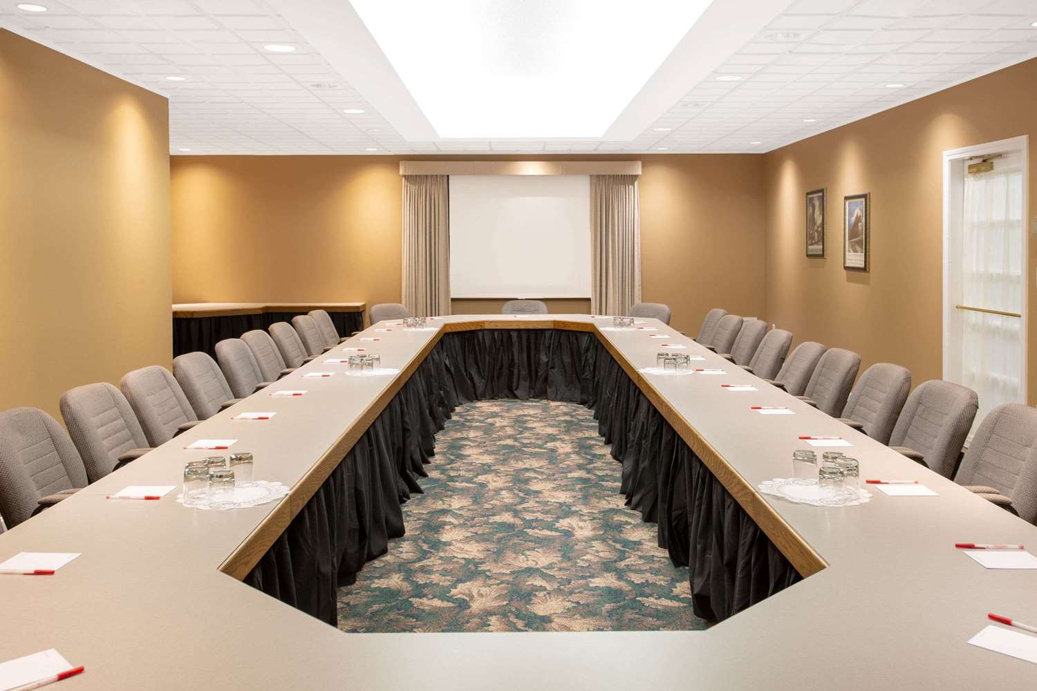 Clarion Hotel & Conference Center Lewiston 40/45