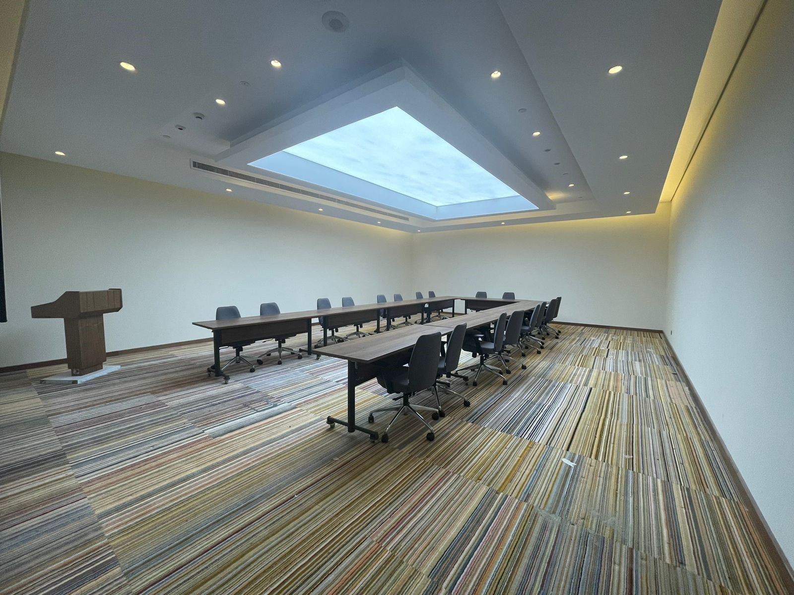 Novotel Jumeirah Village Triangle 15/32