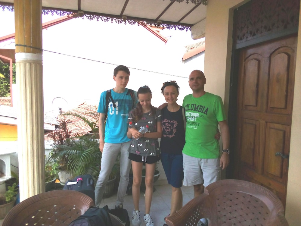 Randi Homestay 3/23