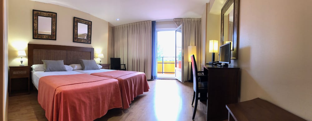 HOTEL V. CIUDAD 10/24