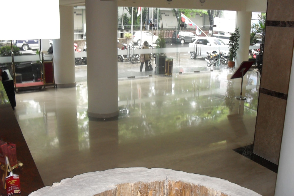 Gran Central Hotel Manado 7/45