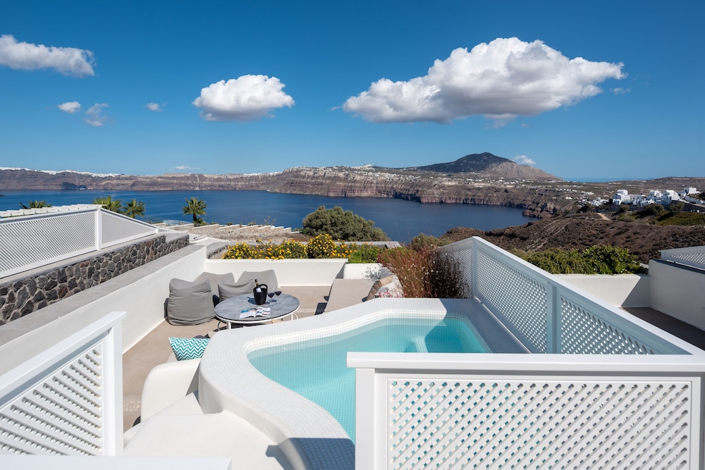 Elements Of Caldera Suites 46/50