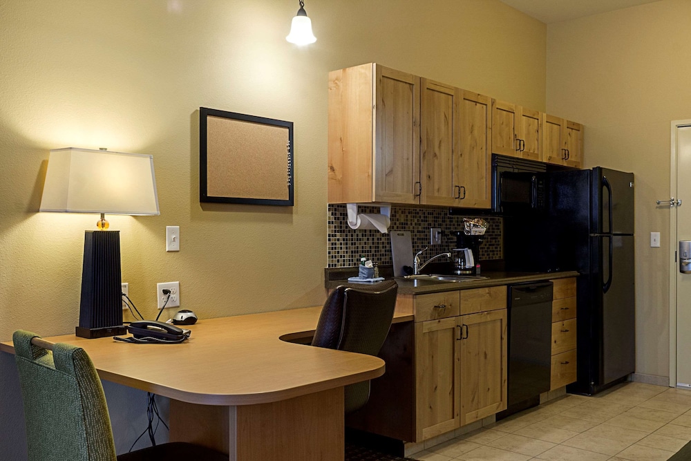 MainStay Suites Williston ND 57/58