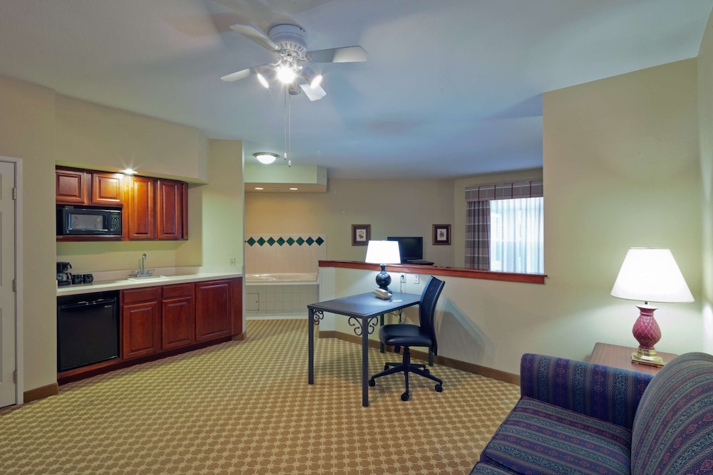 Country Inn and Suites By Radisson Milwaukee West Brookfield Wi 40/42