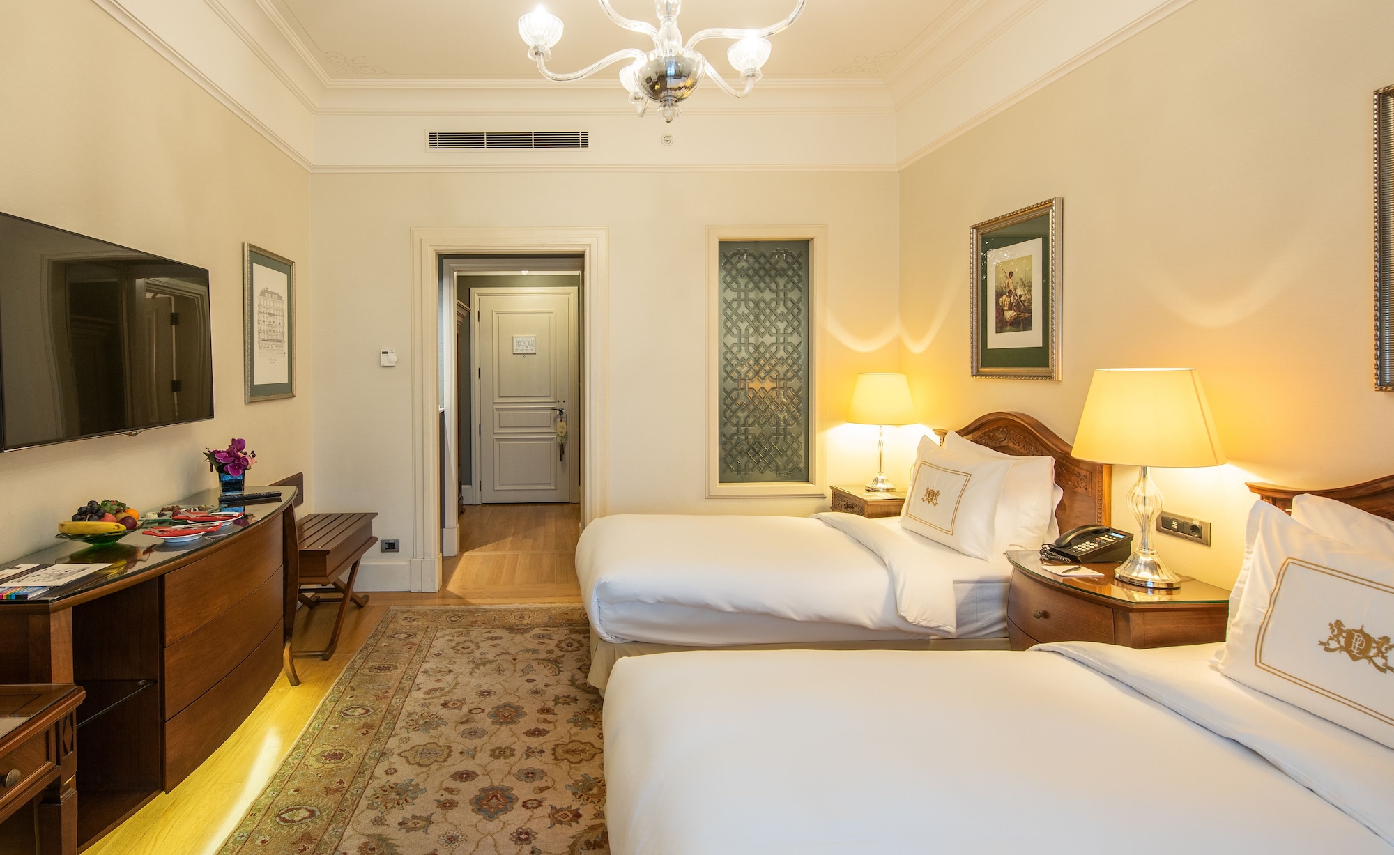 Grand Pera Triple Room