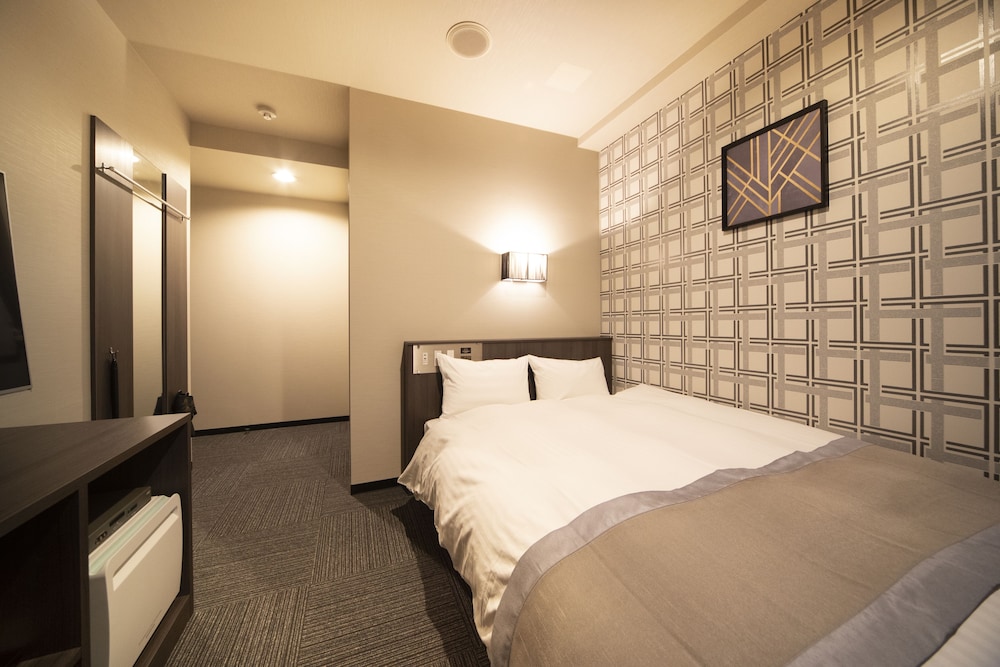 ROOM, DOUBLE BED, SMOKING