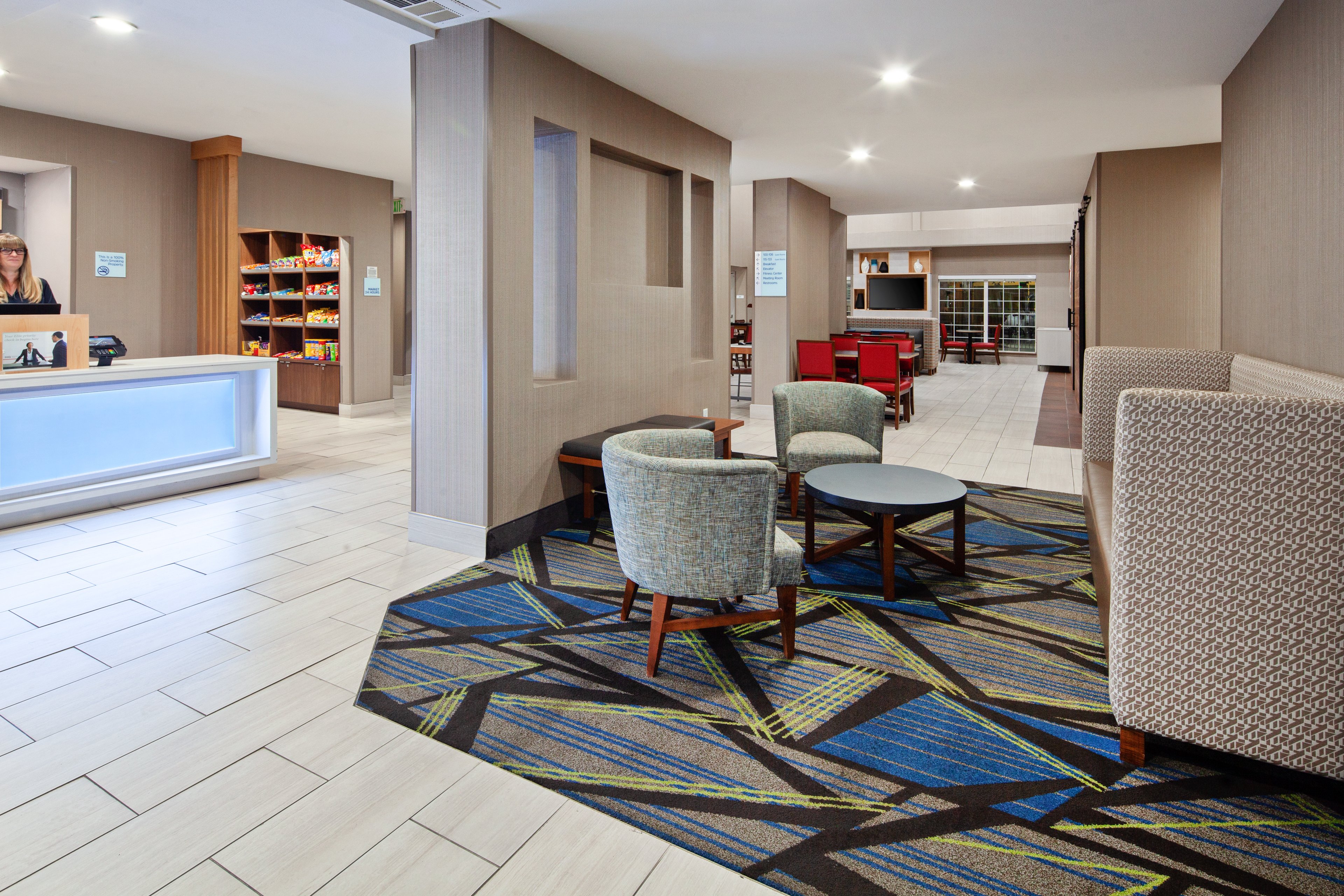 Holiday Inn Express Suites Tular Ex Charter Inn Suites 4/24