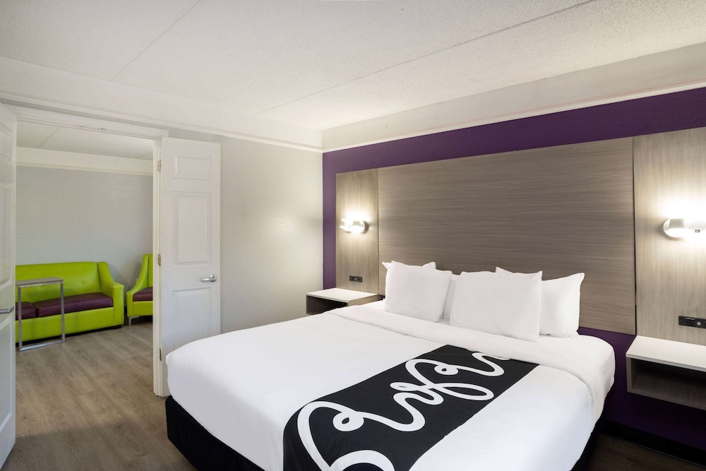 جناح عائلي بسرير كينج، La Quinta Inn & Suites by Wyndham Birmingham Hoover 3/6