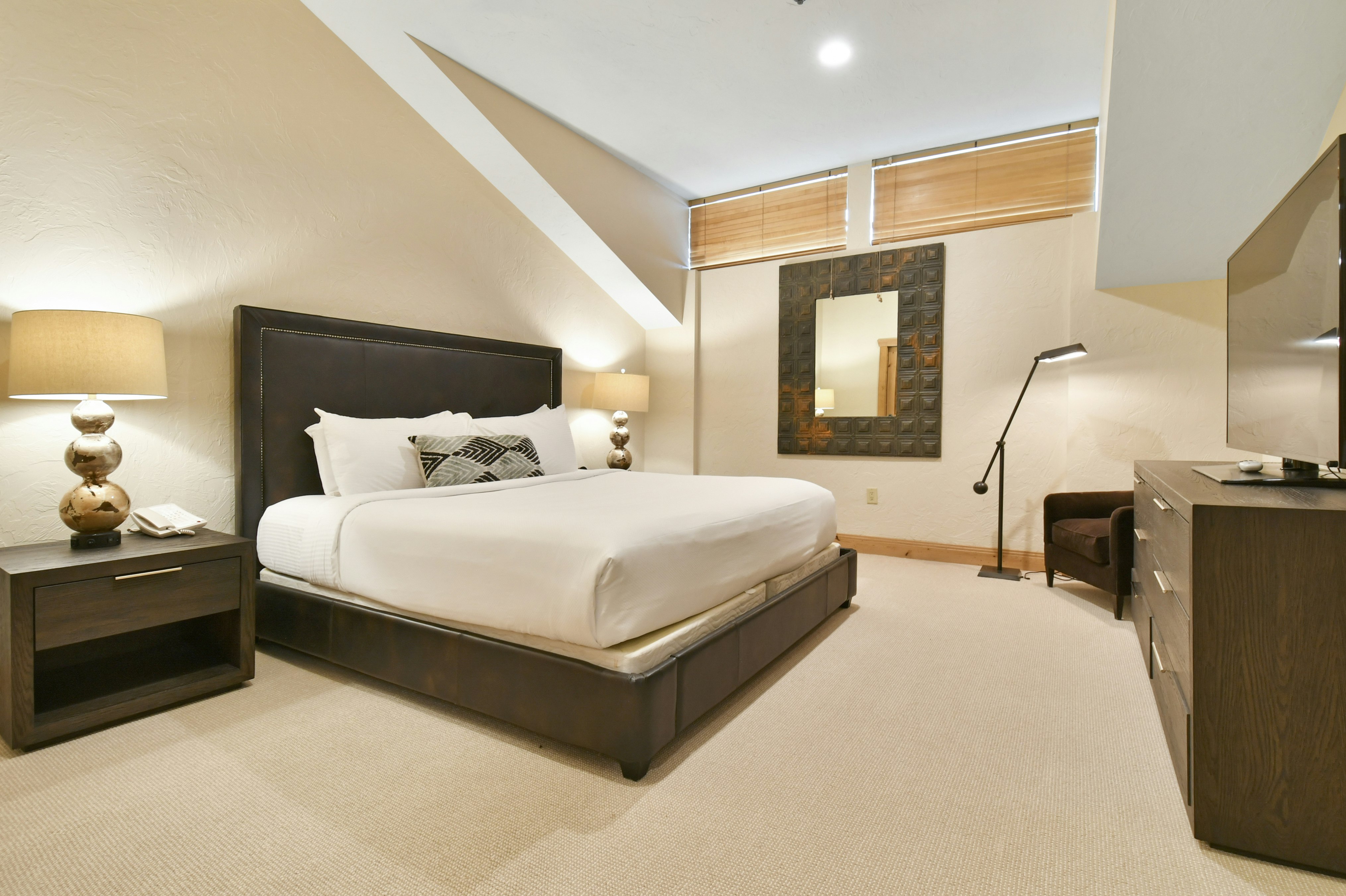 Grand Summit Hotel 25/78