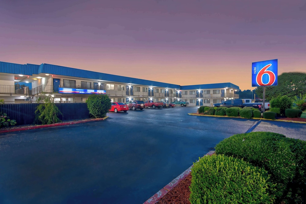 Motel6 Russellville, AR 42/49