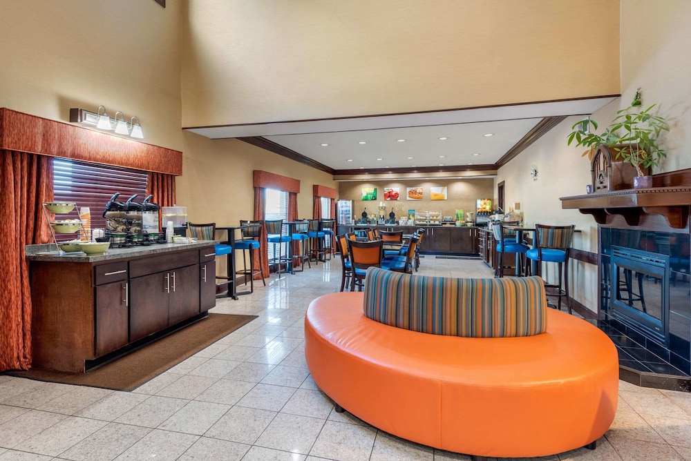Comfort Inn & Suites Cincinnati Uptown Clifton 29/45