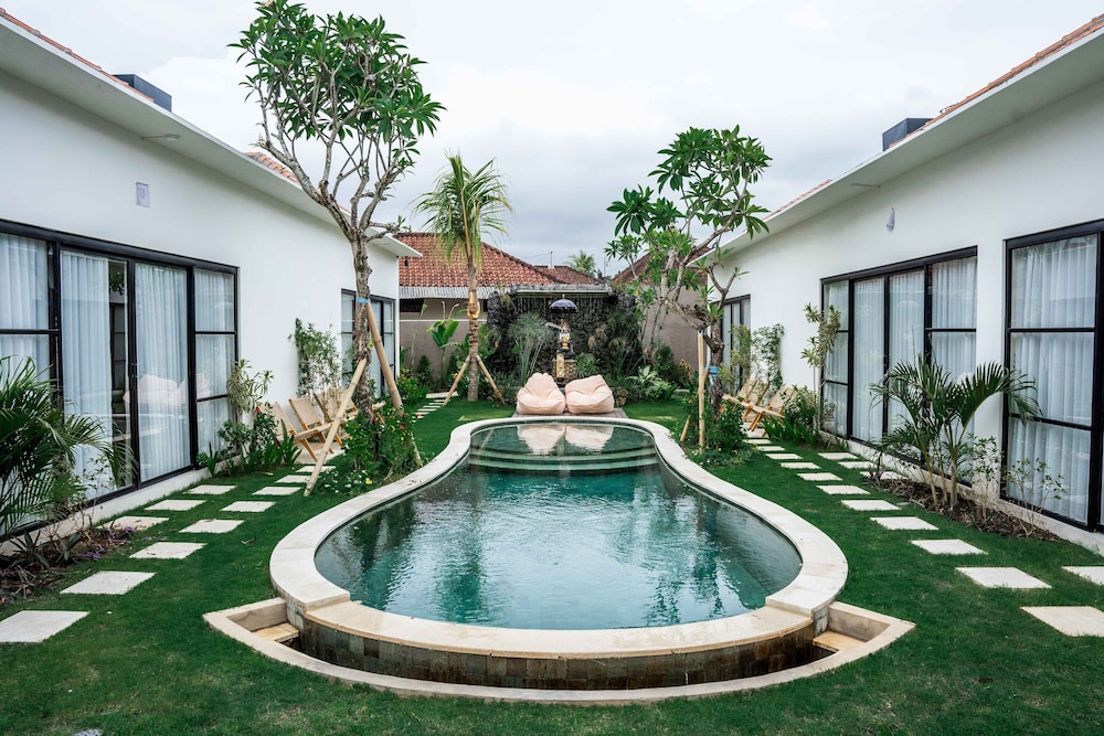 Shanti Boutique Retreat 51/57