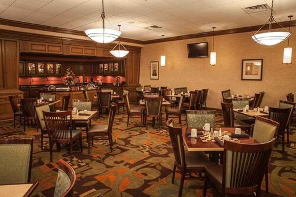 Decatur Conference Center Hotel 32/42