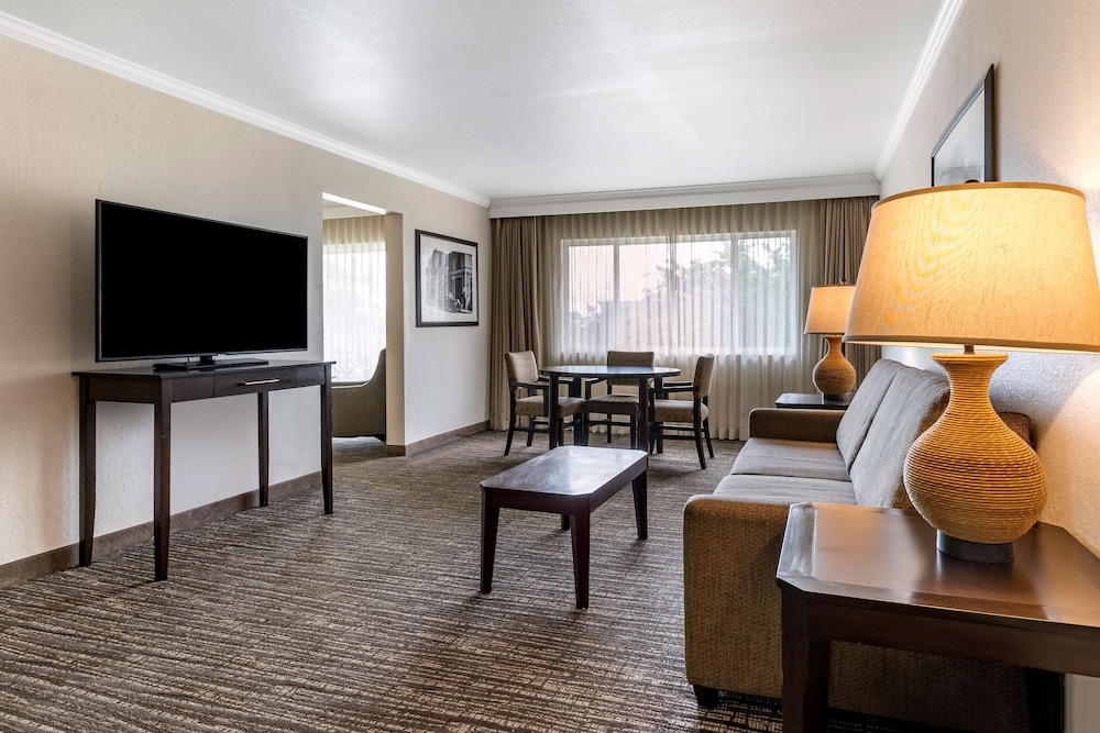 Best Western Plus Garden Court Inn 36/54