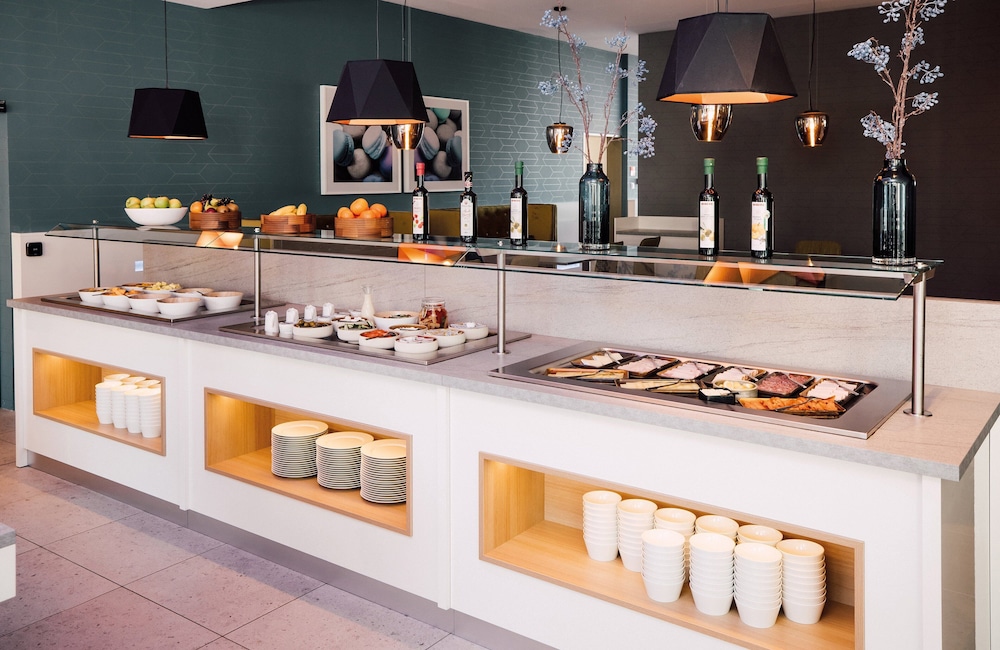 Leonardo Hotel Zurich Airport 42/76