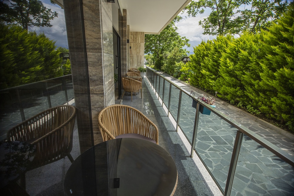 Chveni Ezo Boutique Hotel 23/42