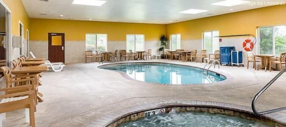 Comfort Suites Leesville 24/50