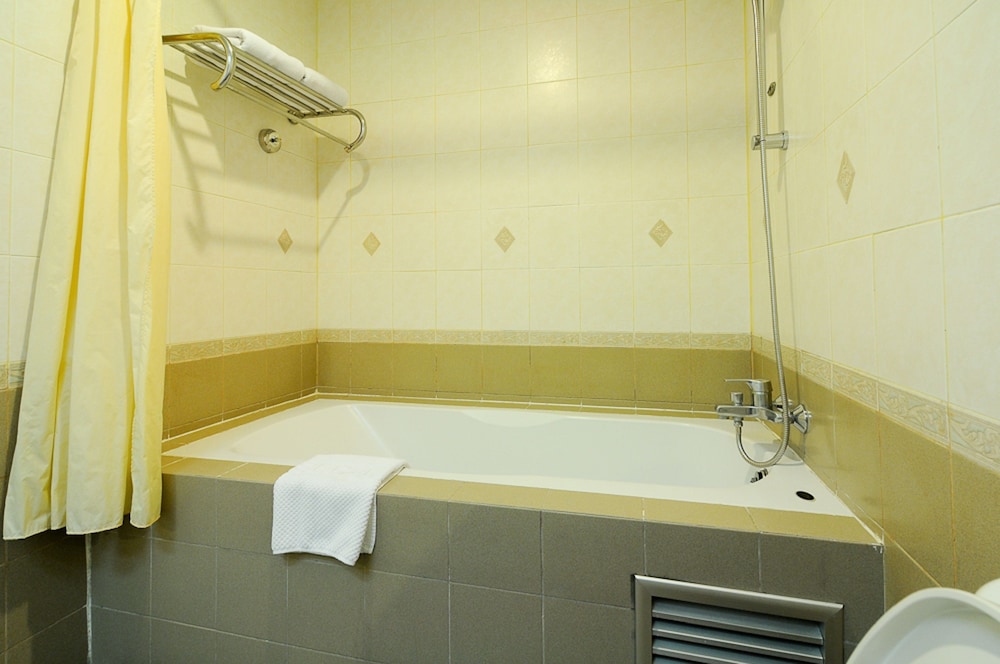 Admiral Suites Bangkok 49/50