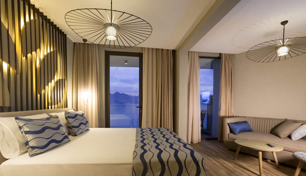 Perge Hotels - Adult Only 18 Plus 12/50