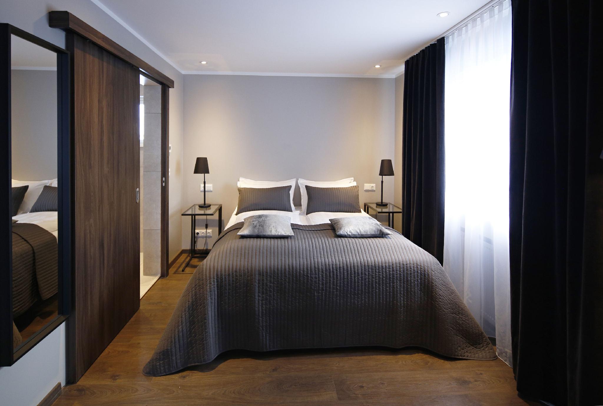 Keflavik Micro Suites 4/16