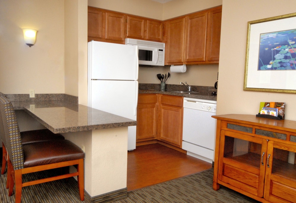 Aspen Suites - Rochester 27/37