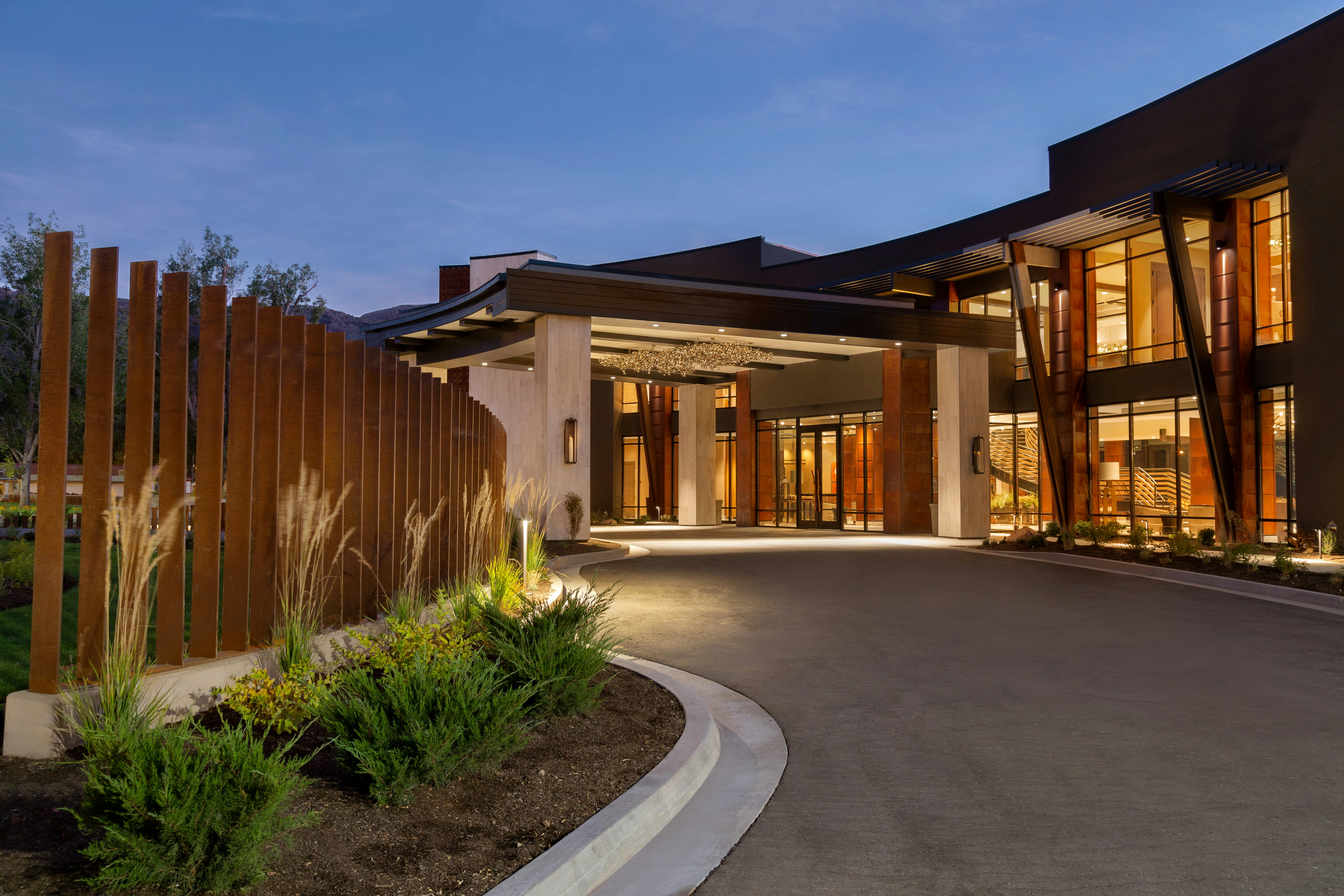 Hoodoo Moab, Curio Collection by Hilton 47/48