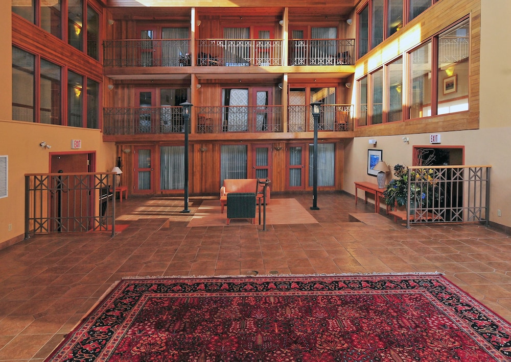 Banff Ptarmigan Inn 59/64