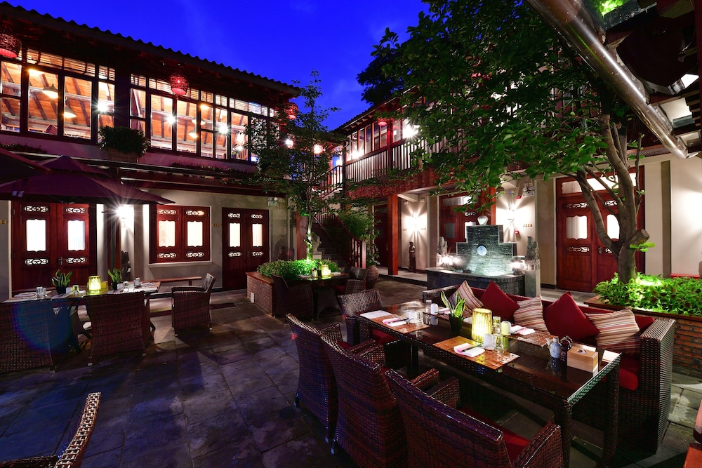 The Jingshan Garden Hotel 49/66