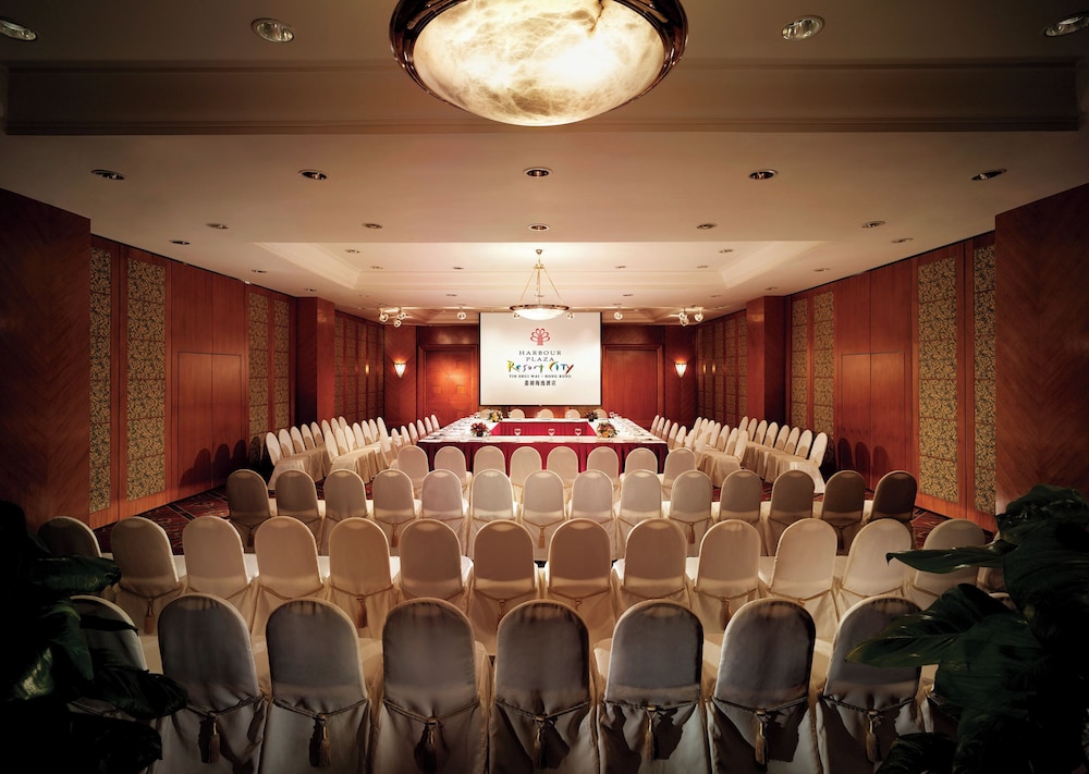 Harbour Plaza Resort City 52/62