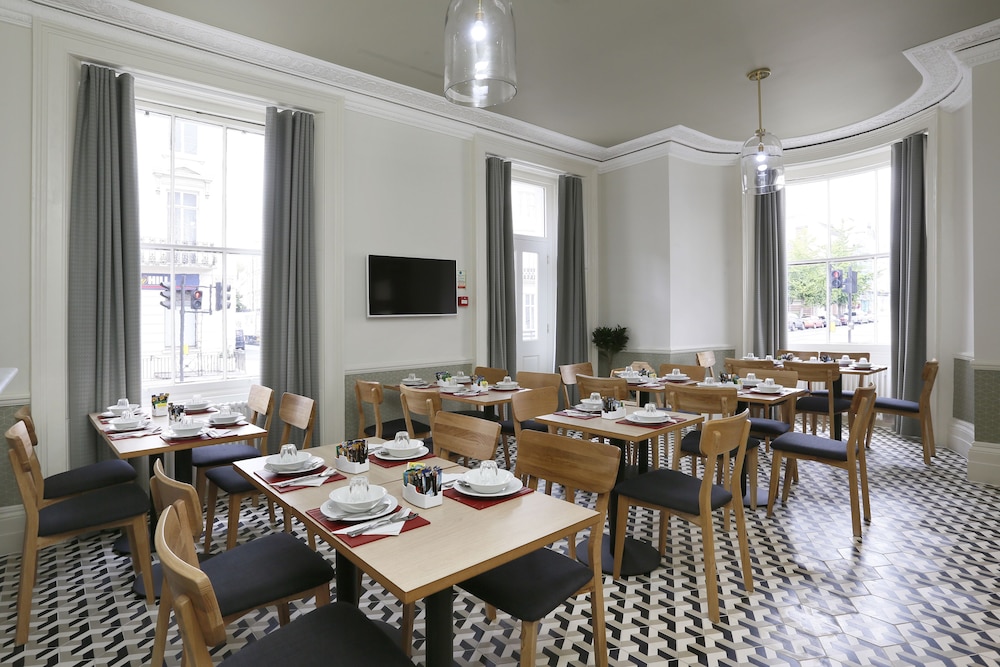 PRINCE WILLIAM HOTEL 48/55