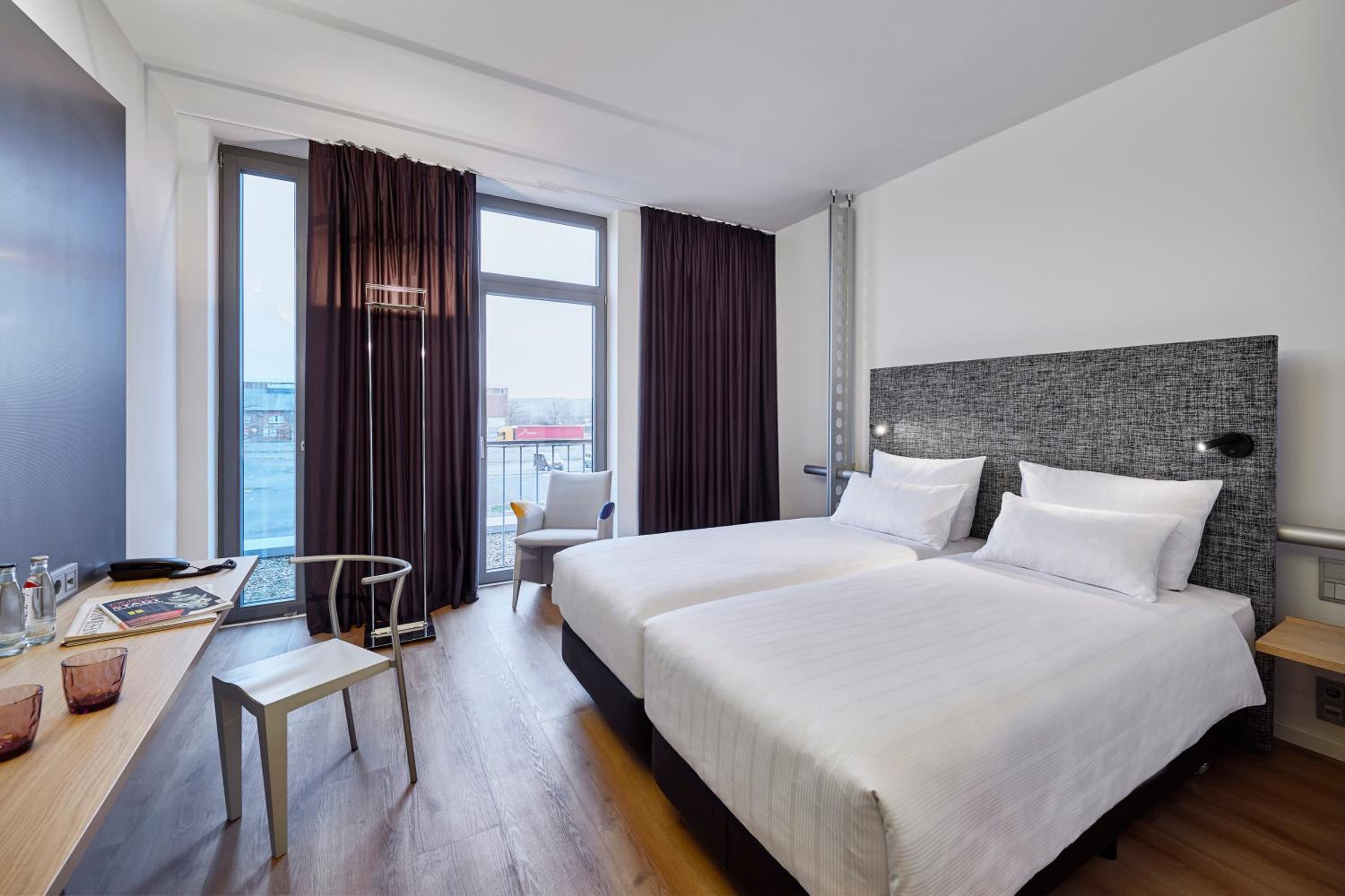 Innside, King Bed