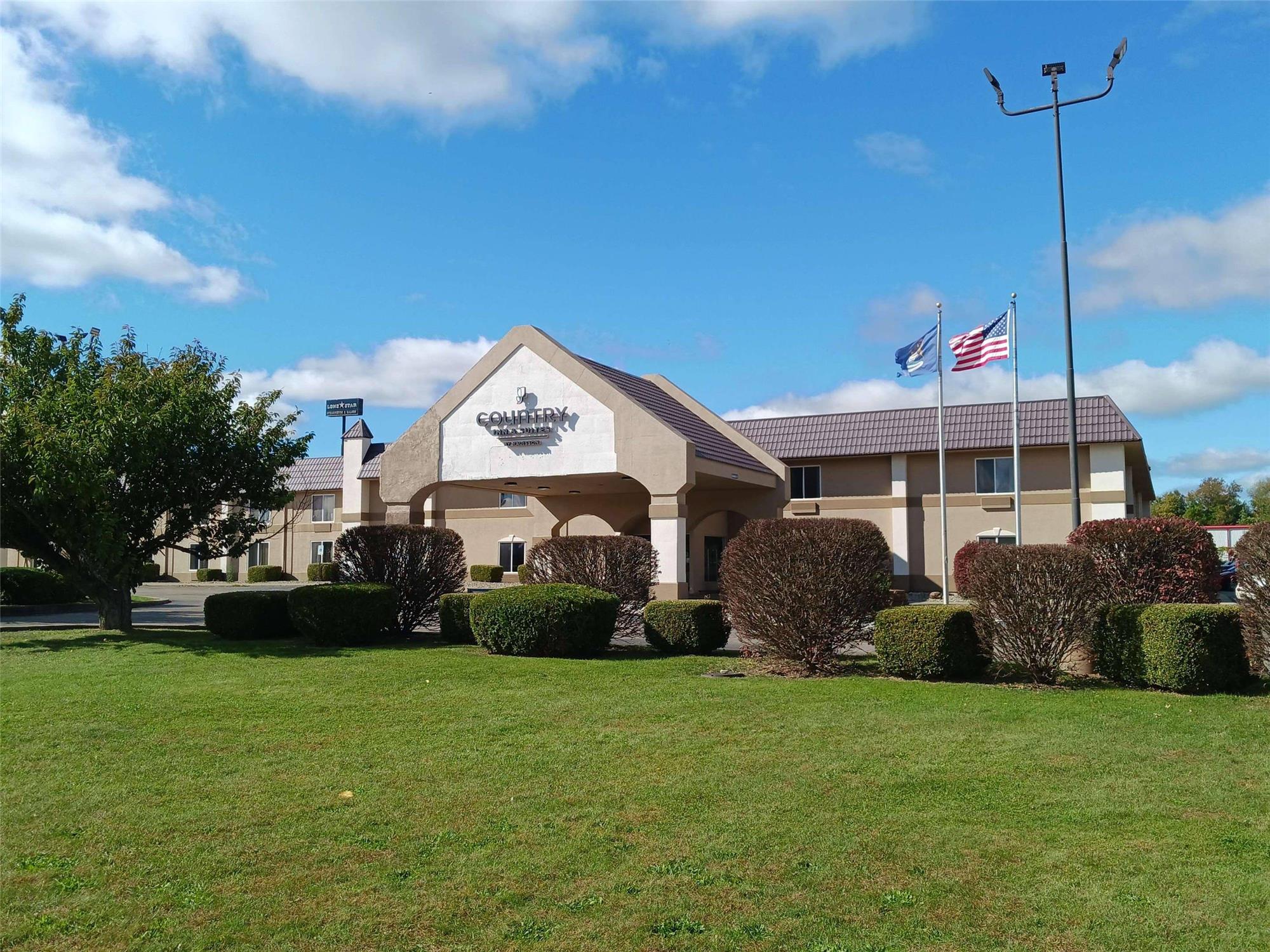 Country Inn & Suites by Radisson, Battle Creek, MI 14/15