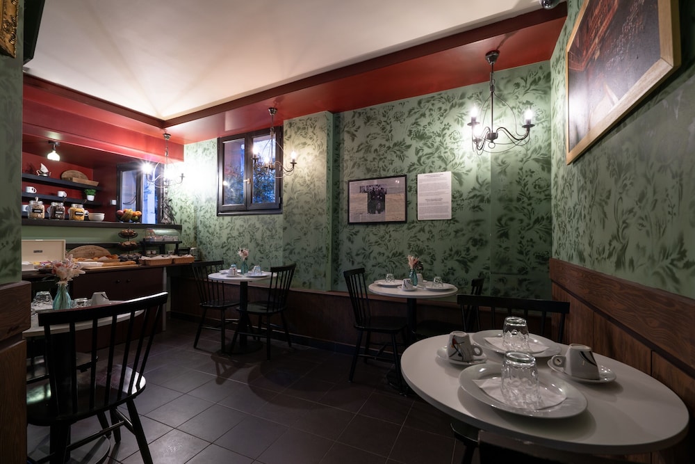 The Walled off Hotel Paris 39/50