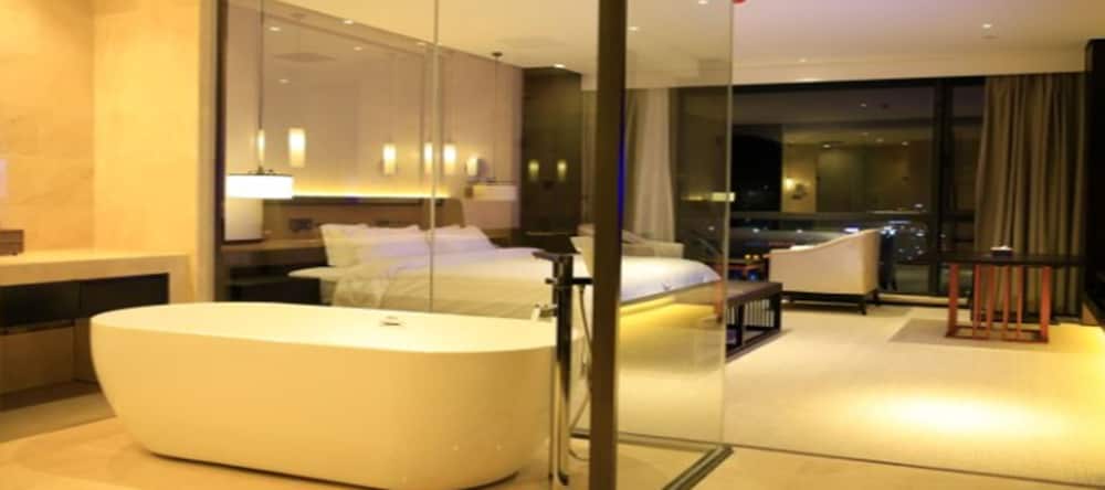 Ramada by Wyndham Taizhou 34/56