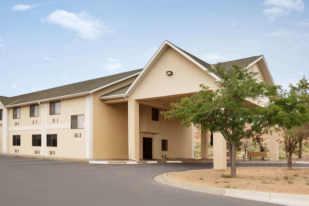 Travelodge by Wyndham Belen 5/30