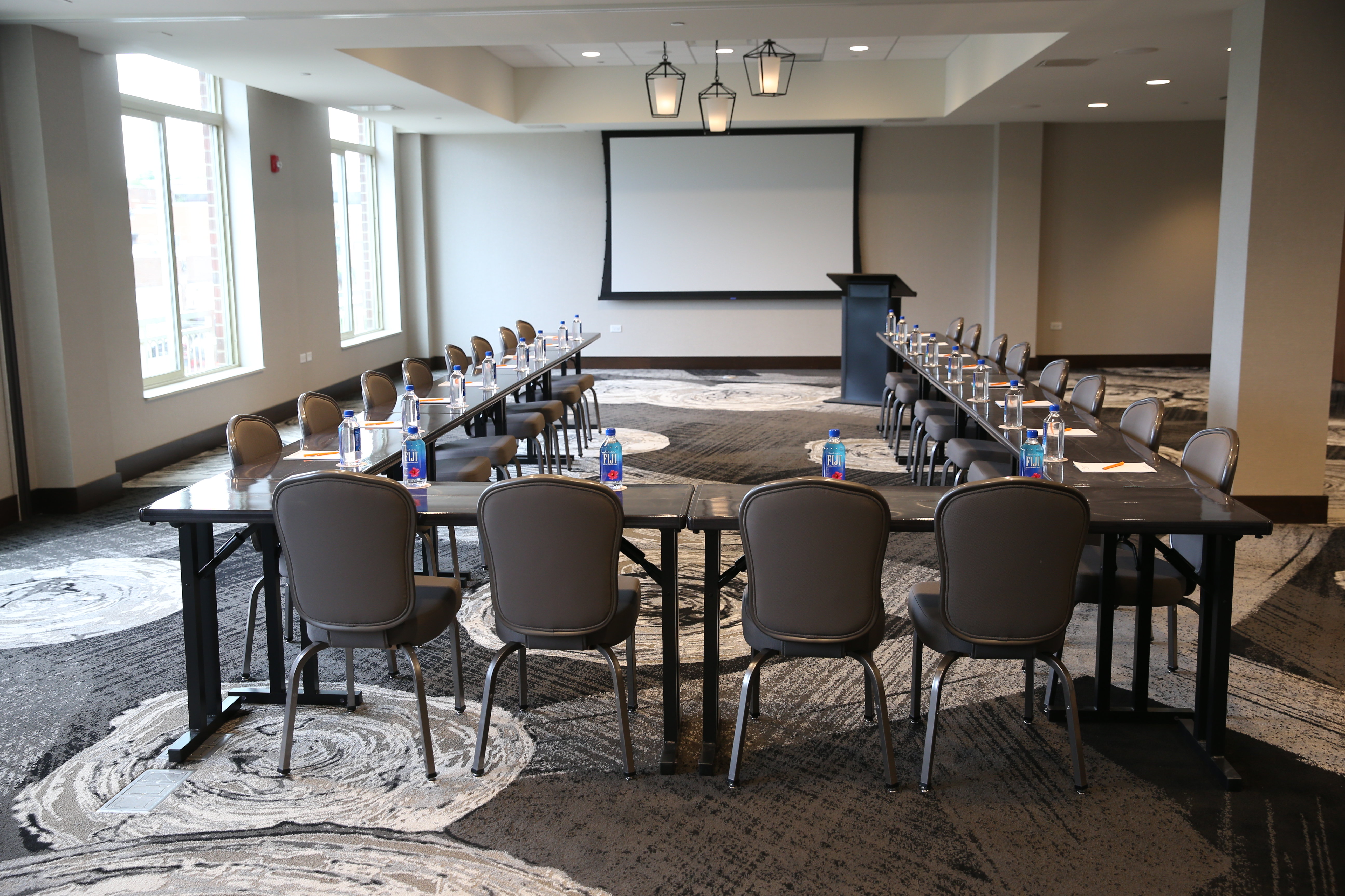 HOTEL INDIGO NAPERVILLE RIVERWALK 67/78