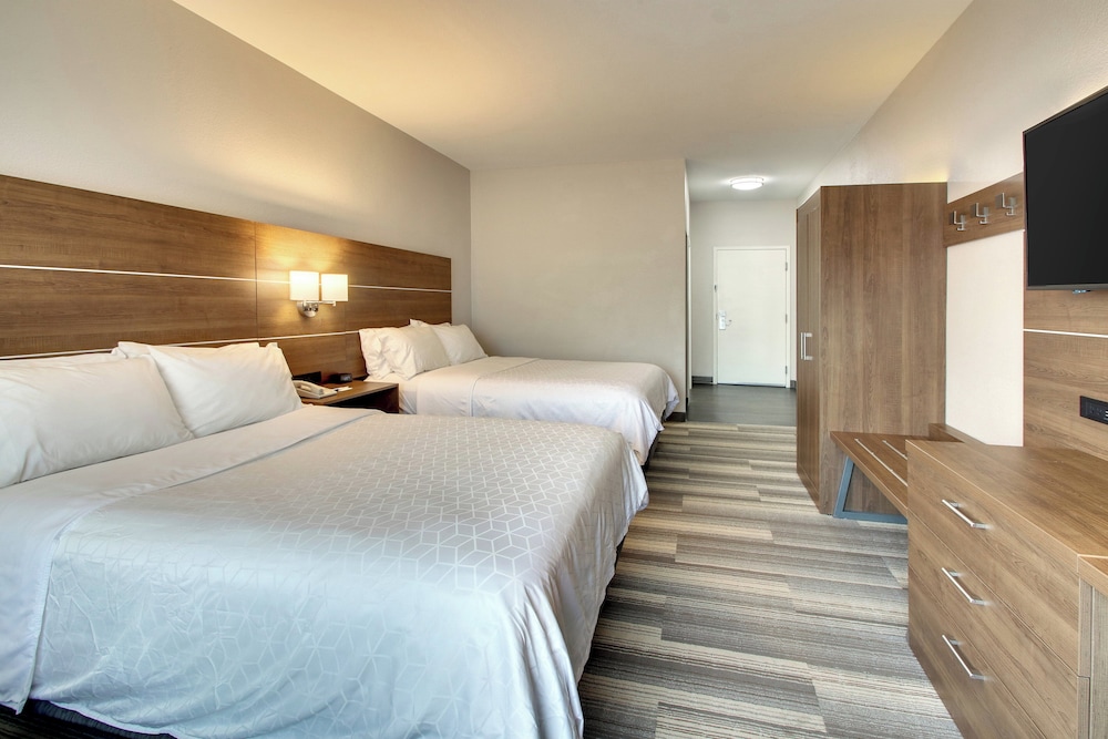 Standard, 2 Queen Beds