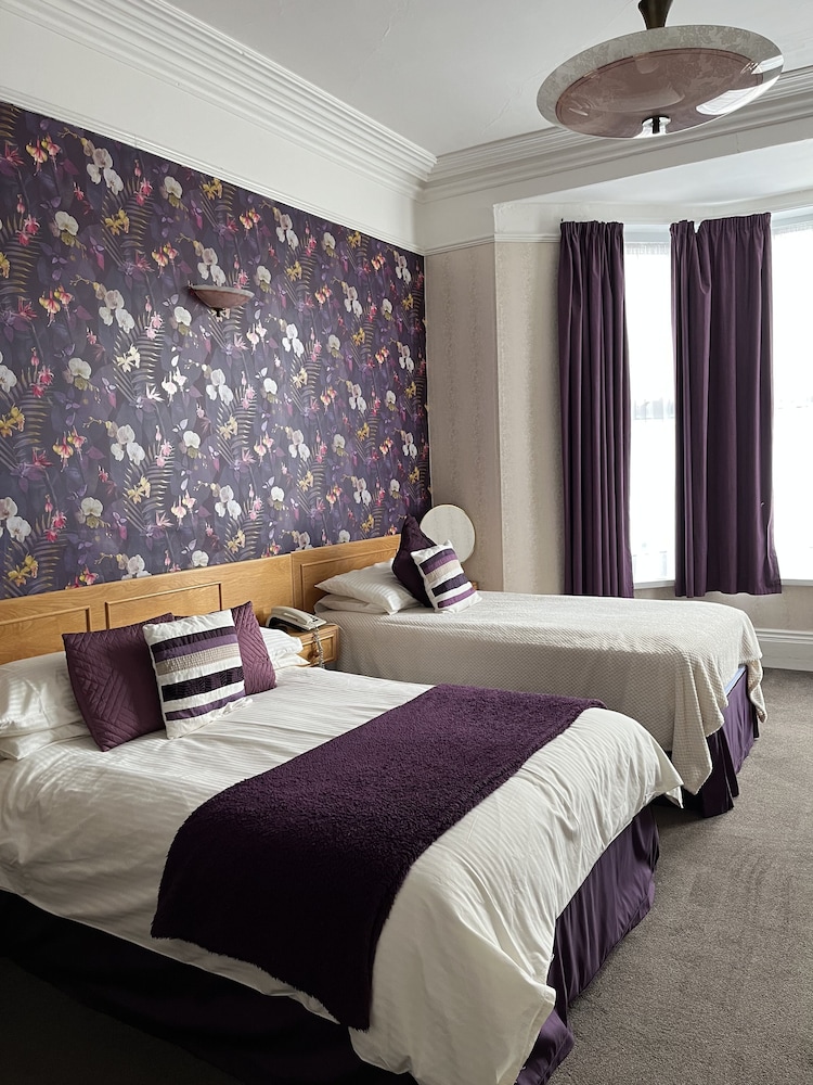 Marine Hotel Paignton 10/32