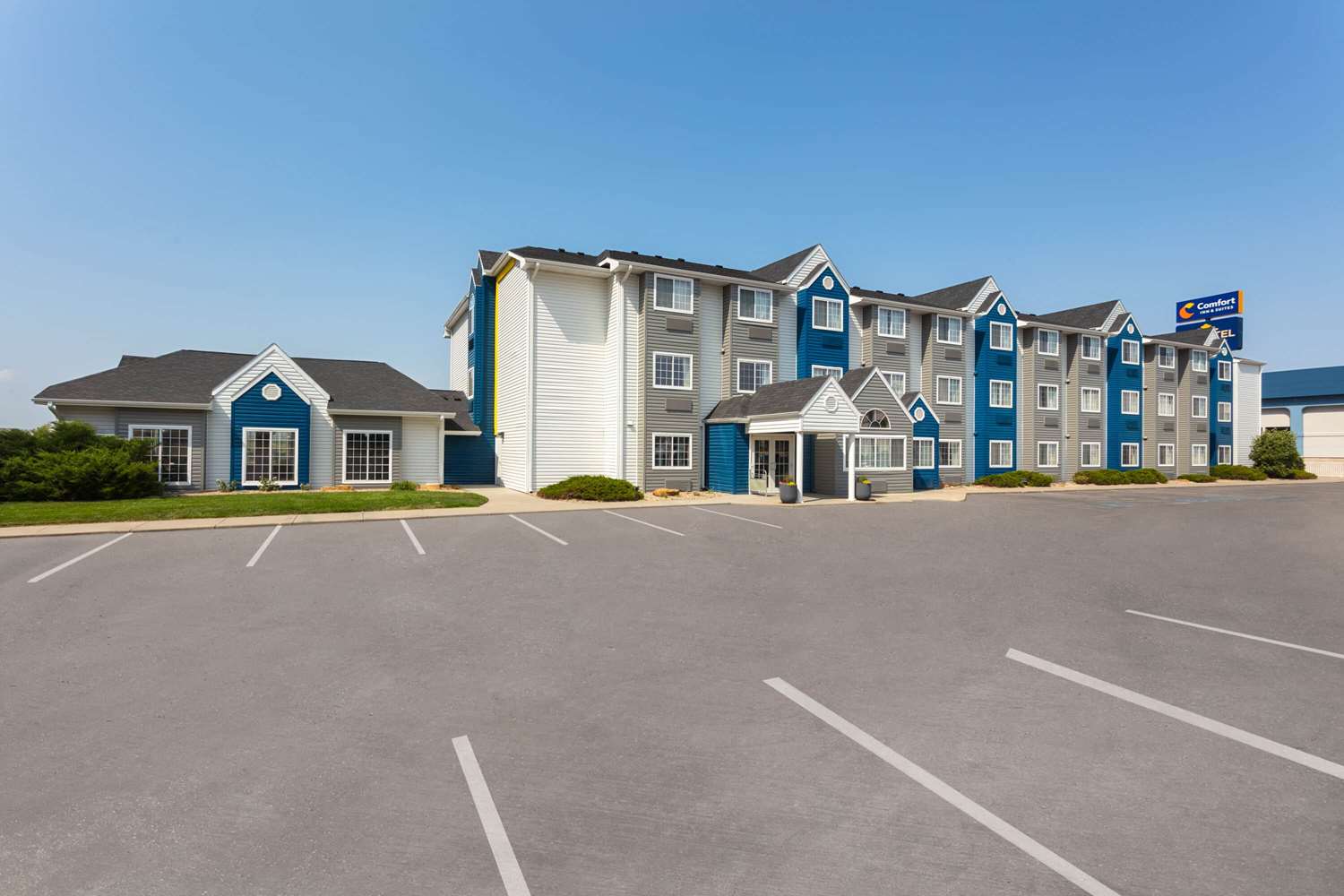 Microtel Inn Suites by Wyndham Rapid City 40/48