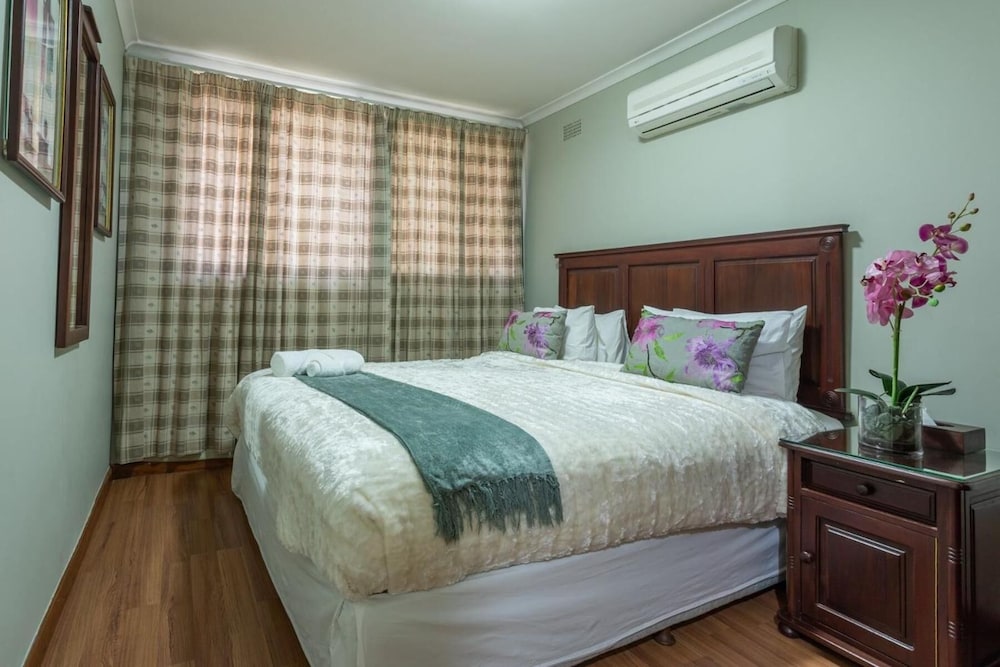 Fallsway Apartments Louden Court photo3