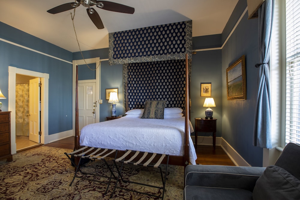 Foley House Inn 13/75